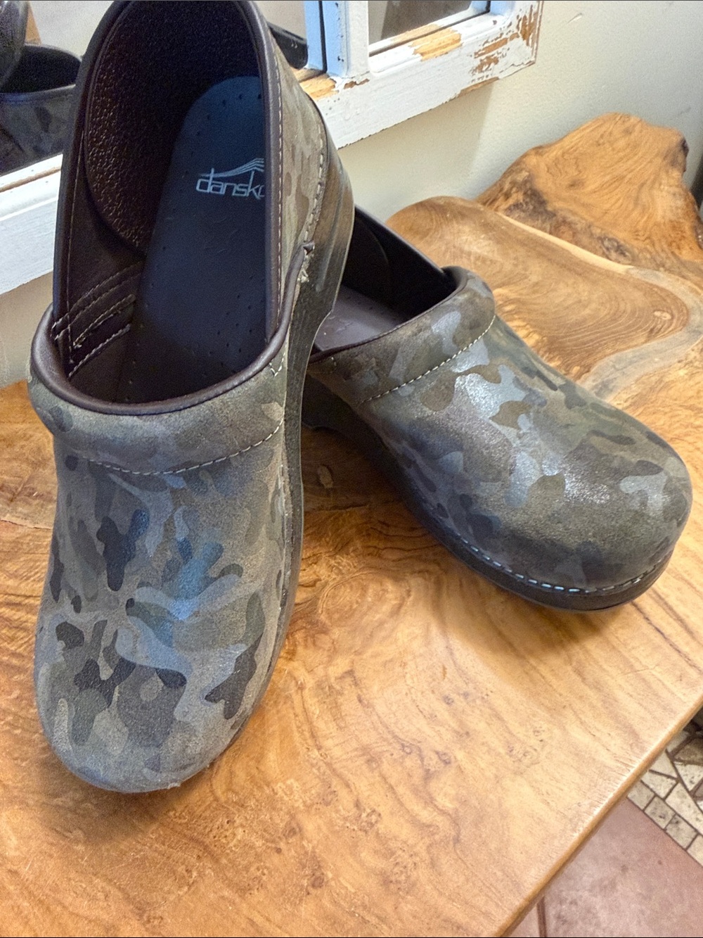 Dansko Kids Clog in Camouflage Olive/Brown